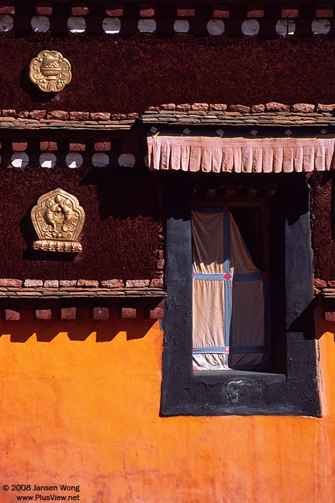 大昭寺的窗户与边玛墙