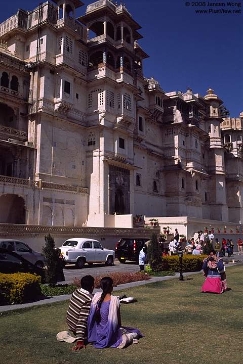 Local tourists in City Palace, Uarpur