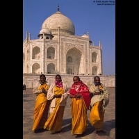 Local tourists in Taj Mahal