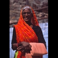 An old woman with glasses, Bundi